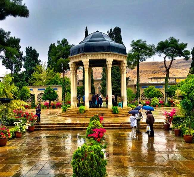 سفر به دیار برترین های یونسکو با خرید بلیط هواپیما شیراز