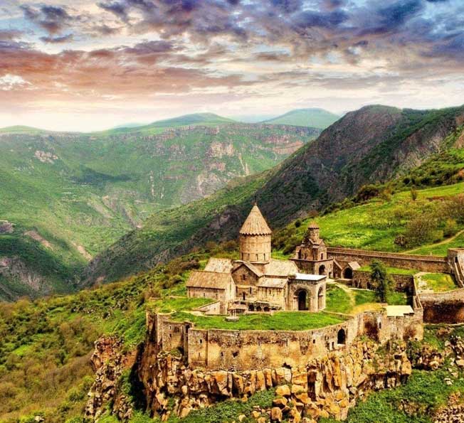 خرید بلیط هواپیما ایروان و بازدید از معروف ترین جاذبه های توریستی ارمنستان